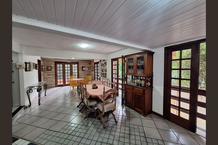 Sala 3 de casa de condomínio à venda com 4 quartos, 417m² em Matapaca, Niterói