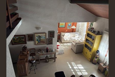 Casa de condomínio à venda com 417m², 4 quartos e 2 vagasSala