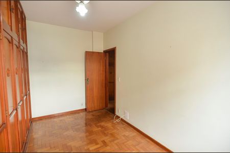 Apartamento à venda com 93m², 2 quartos e 2 vagas Apartamento à venda com 93m², 2 quartos e 2 vagasQuarto