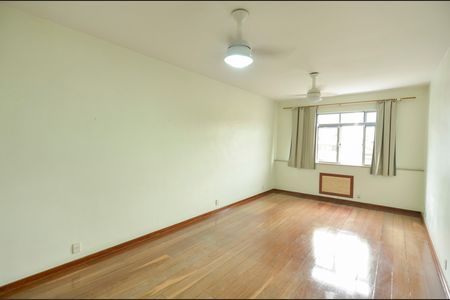 Apartamento à venda com 93m², 2 quartos e 2 vagas Apartamento à venda com 93m², 2 quartos e 2 vagasSala