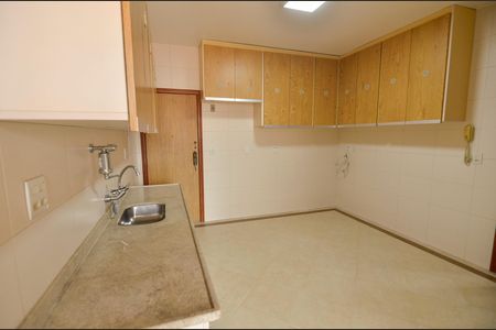 Apartamento à venda com 93m², 2 quartos e 2 vagas Apartamento à venda com 93m², 2 quartos e 2 vagasCozinha