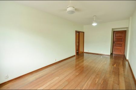 Apartamento à venda com 93m², 2 quartos e 2 vagas Apartamento à venda com 93m², 2 quartos e 2 vagasSala