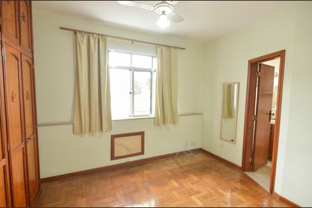Apartamento à venda com 93m², 2 quartos e 2 vagas Apartamento à venda com 93m², 2 quartos e 2 vagasSuíte