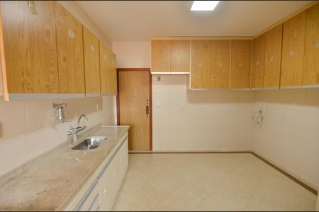 Apartamento à venda com 93m², 2 quartos e 2 vagas Apartamento à venda com 93m², 2 quartos e 2 vagasCozinha