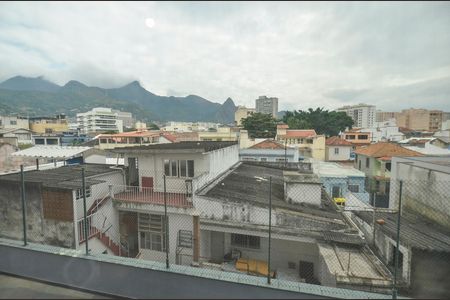 Apartamento à venda com 93m², 2 quartos e 2 vagas Apartamento à venda com 93m², 2 quartos e 2 vagasSuíte