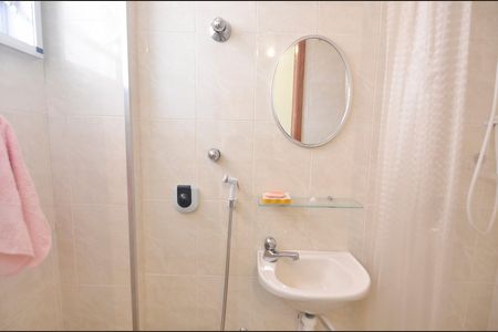 Apartamento à venda com 93m², 2 quartos e 2 vagas Apartamento à venda com 93m², 2 quartos e 2 vagasBanheiro de Serviço