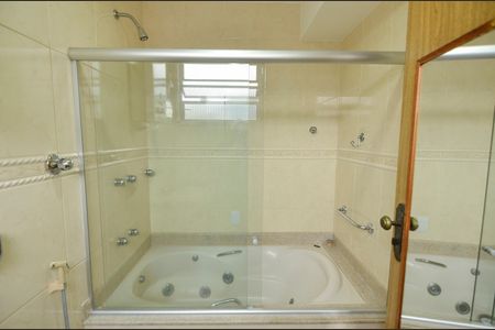 Apartamento à venda com 93m², 2 quartos e 2 vagas Apartamento à venda com 93m², 2 quartos e 2 vagasBanheiro da Suíte