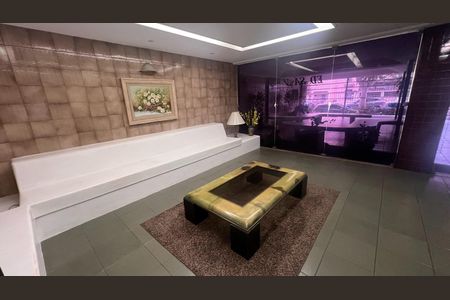 Apartamento à venda com 93m², 2 quartos e 2 vagas Apartamento à venda com 93m², 2 quartos e 2 vagasHall