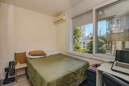 Quarto de apartamento à venda com 1 quarto, 56m² em Petrópolis, Porto Alegre