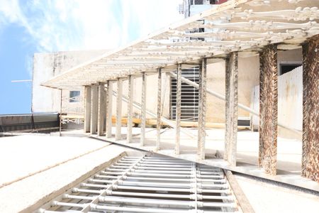 Casa para alugar com 500m², 3 quartos e 3 vagasEscada