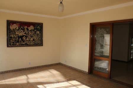 Casa para alugar com 500m², 3 quartos e 3 vagassala