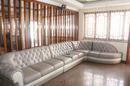 Casa para alugar com 500m², 3 quartos e 3 vagassala