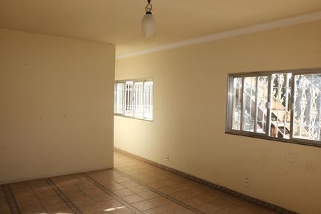 Casa para alugar com 500m², 3 quartos e 3 vagassala