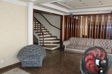 Casa para alugar com 500m², 3 quartos e 3 vagassala