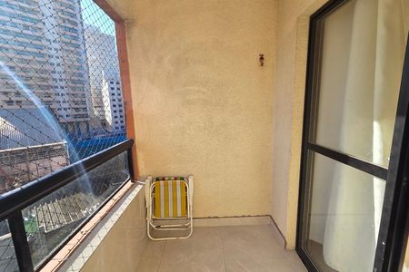 Apartamento para alugar com 65m², 2 quartos e 1 vagaVaranda