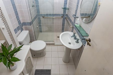 Apartamento à venda com 63m², 2 quartos e 1 vaga Apartamento à venda com 63m², 2 quartos e 1 vagaBanheiro