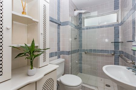 Apartamento à venda com 63m², 2 quartos e 1 vaga Apartamento à venda com 63m², 2 quartos e 1 vagaBanheiro