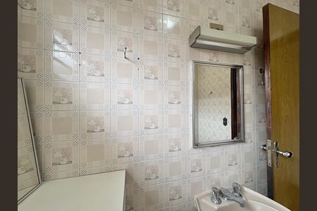 Casa à venda com 151m², 3 quartos e 2 vagasBanheiro