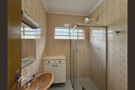 Casa à venda com 151m², 3 quartos e 2 vagasBanheiro da Suíte