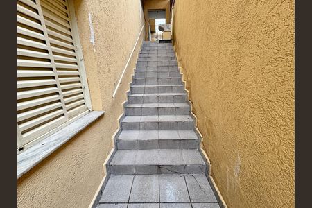 Casa à venda com 151m², 3 quartos e 2 vagasEscada