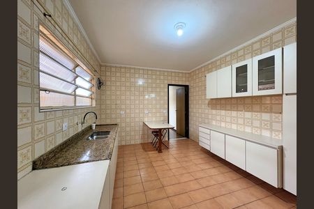 Casa à venda com 151m², 3 quartos e 2 vagasCozinha