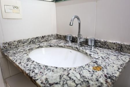 Apartamento para alugar com 56m², 2 quartos e 1 vaga Apartamento para alugar com 56m², 2 quartos e 1 vagaBanheiro