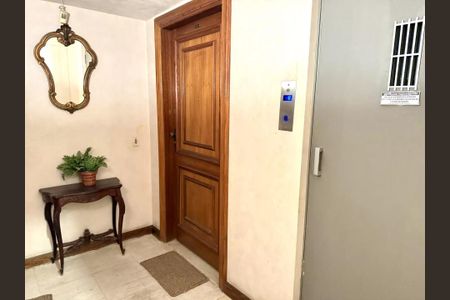 Apartamento à venda com 176m², 4 quartos e 1 vaga