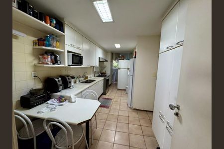 Apartamento à venda com 176m², 4 quartos e 1 vaga