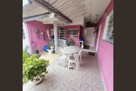 Casa à venda com 178m², 2 quartos e 6 vagas