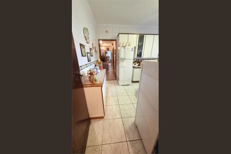 Casa à venda com 178m², 2 quartos e 6 vagas