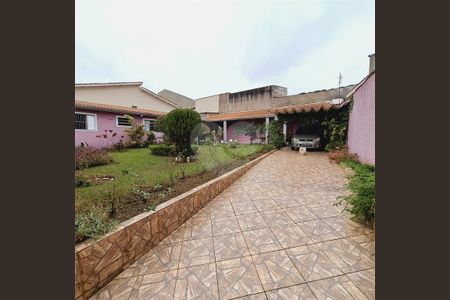 Casa à venda com 178m², 2 quartos e 6 vagas
