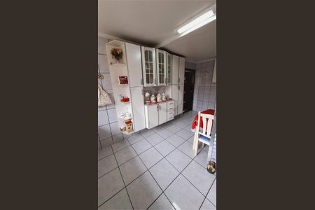 Casa à venda com 178m², 2 quartos e 6 vagas
