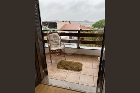Casa à venda com 3 quartos, 200m² em Jardim das Imbuias, São Paulo