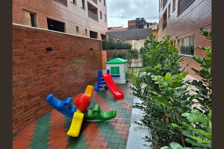 Apartamento para alugar com 43m², 2 quartos e 1 vaga Apartamento para alugar com 43m², 2 quartos e 1 vagaÁrea comum - Playground