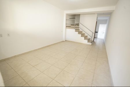 Casa para alugar com 84m², 2 quartos e 1 vaga