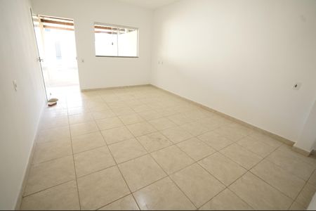 Casa para alugar com 84m², 2 quartos e 1 vaga