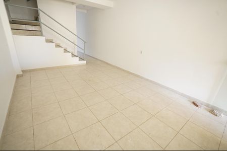 Casa para alugar com 84m², 2 quartos e 1 vaga