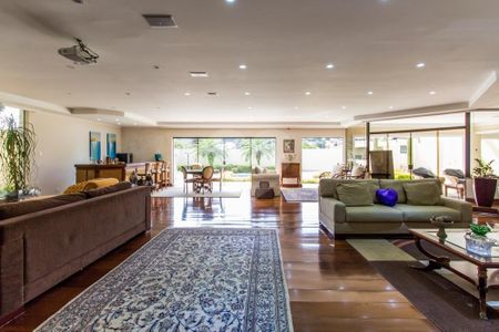 Casa à venda com 4 quartos, 830m² em Jardim Cordeiro, São Paulo