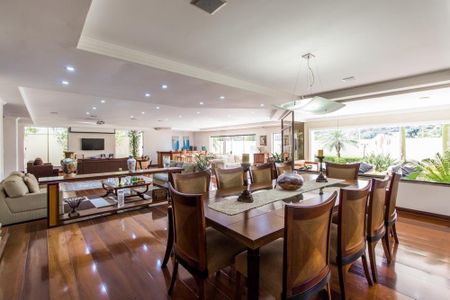 Casa à venda com 4 quartos, 830m² em Jardim Cordeiro, São Paulo