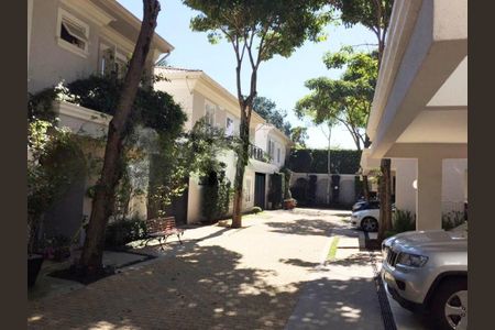 Casa à venda com 4 quartos, 243m² em Jardim Cordeiro, São Paulo