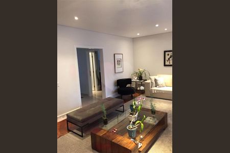 Casa à venda com 4 quartos, 243m² em Jardim Cordeiro, São Paulo