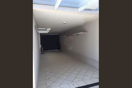 Casa à venda com 4 quartos, 243m² em Jardim Cordeiro, São Paulo