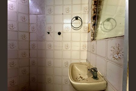 Apartamento à venda com 67m², 2 quartos e sem vaga Apartamento à venda com 67m², 2 quartos e sem vagaBanheiro de serviço