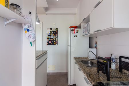 Cozinha  de apartamento à venda com 2 quartos, 54m² em Quitaúna, Osasco