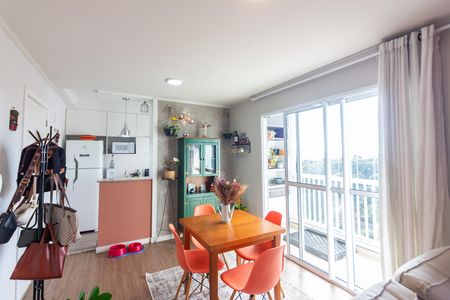 Sala  de apartamento à venda com 2 quartos, 54m² em Quitaúna, Osasco