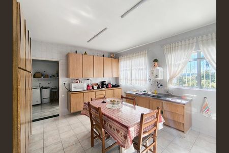 Casa à venda com 2500m², 4 quartos e 5 vagas