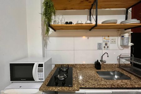 Cozinha de apartamento para alugar com 1 quarto, 33m² em Copacabana, Rio de Janeiro