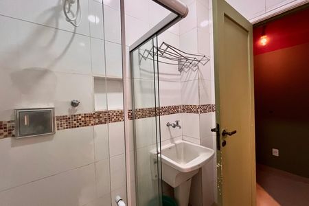 Banheiro  de apartamento para alugar com 1 quarto, 33m² em Copacabana, Rio de Janeiro