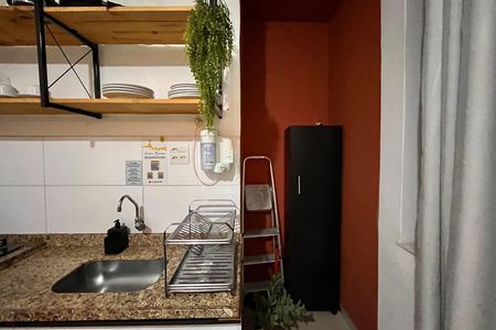Cozinha de apartamento para alugar com 1 quarto, 33m² em Copacabana, Rio de Janeiro