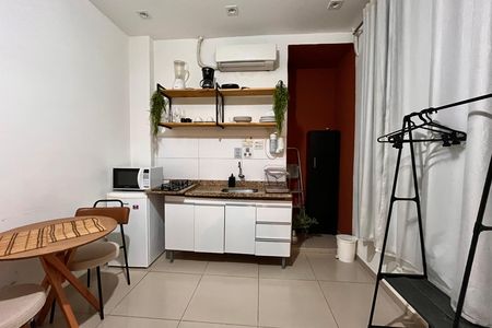 Cozinha  de apartamento para alugar com 1 quarto, 33m² em Copacabana, Rio de Janeiro